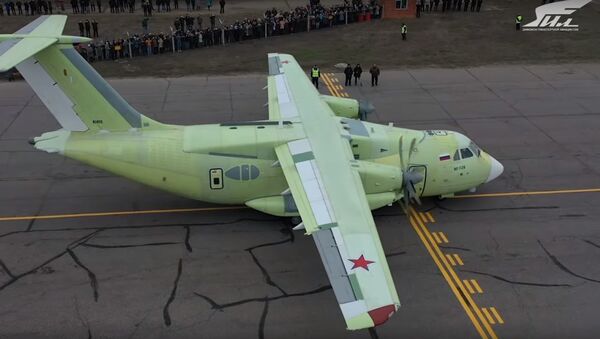 Самолет Ил-112В совершил свой первый полет, видео - Sputnik Беларусь