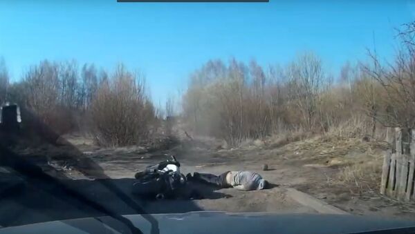 Погоня ГАИ за мотоциклистом закончилась для него больницей - Sputnik Беларусь