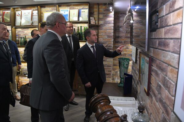 Культурная столица, спасенные ценности и заводы: Михаил Бабич посетил Брест - Sputnik Беларусь