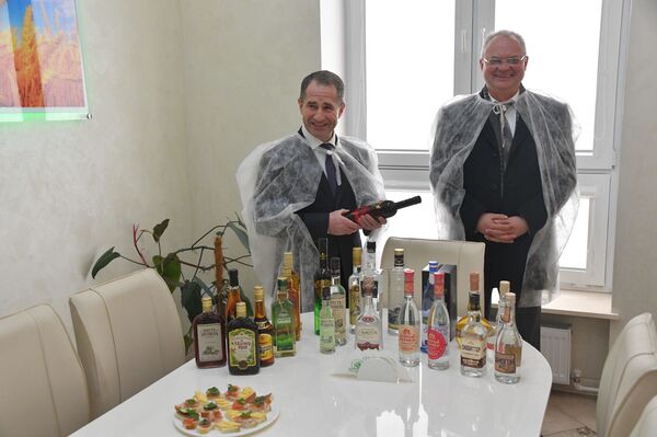 Культурная столица, спасенные ценности и заводы: Михаил Бабич посетил Брест - Sputnik Беларусь