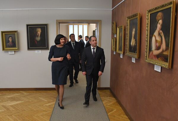 Культурная столица, спасенные ценности и заводы: Михаил Бабич посетил Брест - Sputnik Беларусь