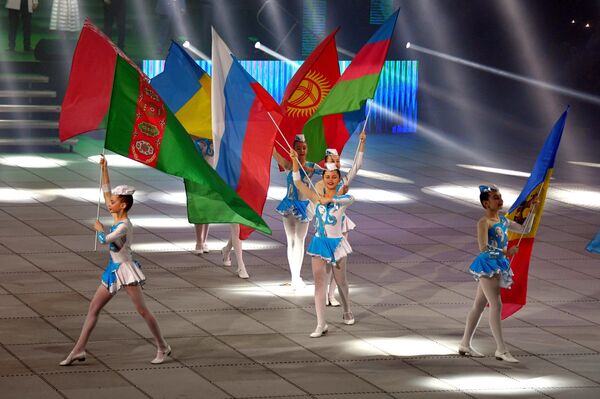 Культурная столица, спасенные ценности и заводы: Михаил Бабич посетил Брест - Sputnik Беларусь