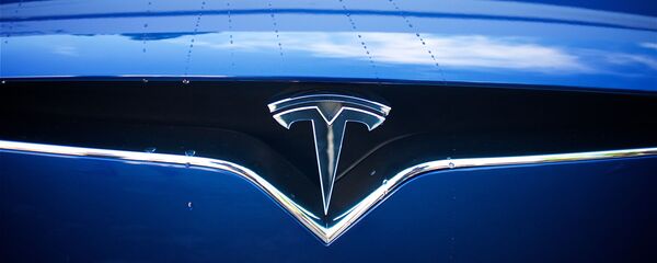 Логотип электрокаров Tesla - Sputnik Беларусь
