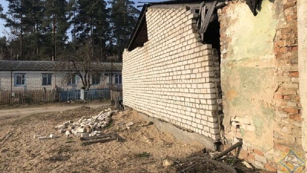 Стена жилого арендного дома обрушилась в Смолевичском районе - Sputnik Беларусь