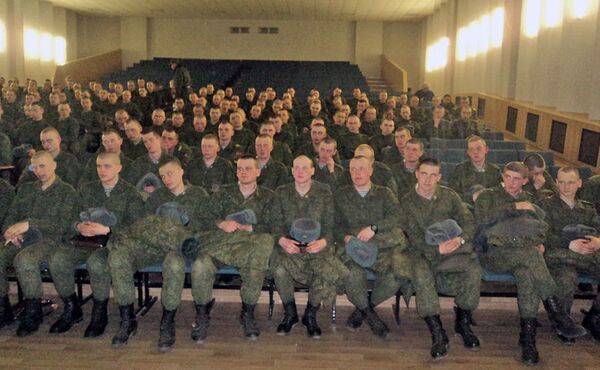 Прокурор предупредил учебку в Печах по поводу дедовщины и психотропов - Sputnik Беларусь