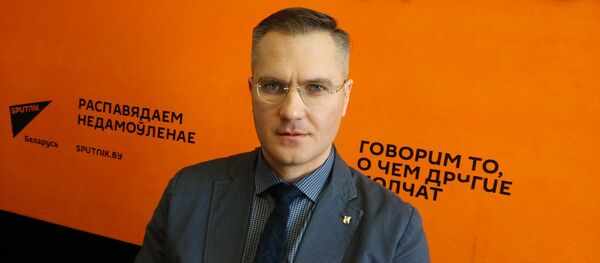 Гигин: Запад тратит огромные усилия на то, чтобы победил Порошенко - Sputnik Беларусь