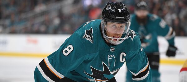 Нападающий Сан-Хосе Шаркс Джо Павелски - Sputnik Беларусь