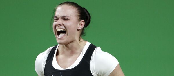 Белорусская тяжелоатлетка Дарья Наумова  - Sputnik Беларусь