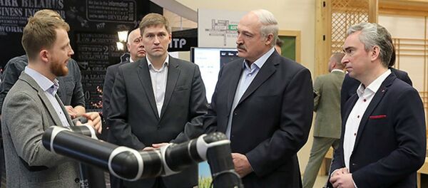 Наведванне Аляксандрам Лукашэнкам дзяржаўнай установы Адміністрацыя Парку высокіх тэхналогій Наведванне Аляксандрам Лукашэнкам дзяржаўнай установы Адміністрацыя Парку высокіх тэхналогій - Sputnik Беларусь