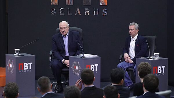 Президент Беларуси Александр Лукашенко встречается с резидентами ПВТ - Sputnik Беларусь