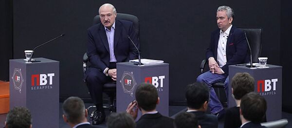 Президент Беларуси Александр Лукашенко встречается с резидентами ПВТ Президент Беларуси Александр Лукашенко встречается с резидентами ПВТ - Sputnik Беларусь