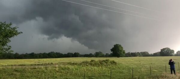 Торнадо и ураган в штате Техас в субботу 13 апреля 2019 года Торнадо и ураган в штате Техас в субботу 13 апреля 2019 года - Sputnik Беларусь
