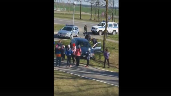 Погоня в Иваново: BMW пытался проехать через детскую площадку - Sputnik Беларусь