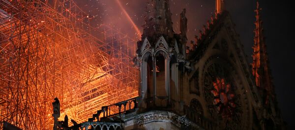 Пожар в Нотр-Дам - Sputnik Беларусь