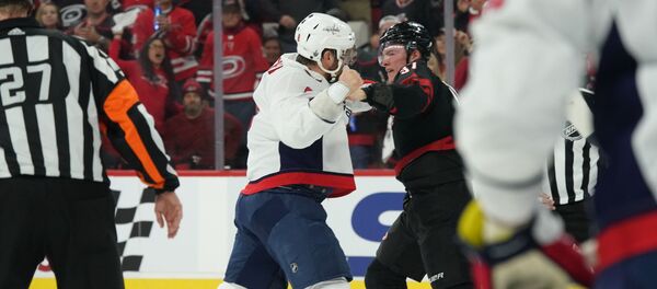 Драка Александра Овечкина и Андрея Свечникова - Sputnik Беларусь