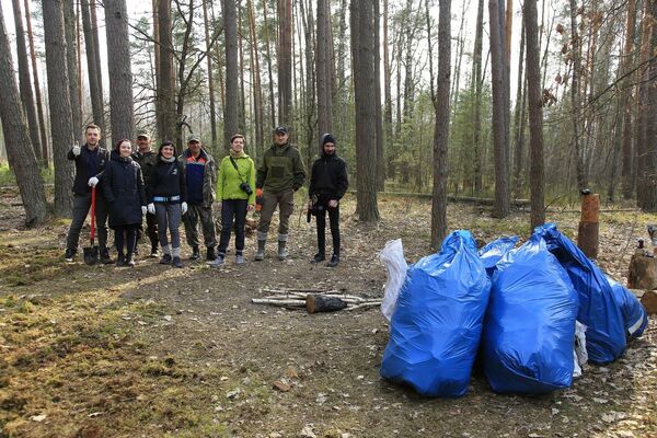 Беларусы запусцілі чэлендж па прыборцы Альманскіх балотаў Беларусы запусцілі чэлендж па прыборцы Альманскіх балотаў - Sputnik Беларусь