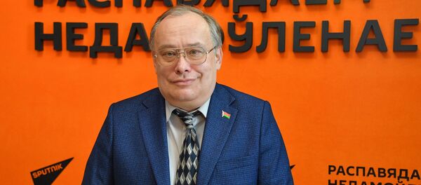 Палітычны і эканамічны эксперт Мікалай Мяжэвіч Палітычны і эканамічны эксперт Мікалай Мяжэвіч - Sputnik Беларусь