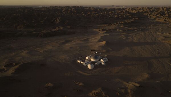 Вид с воздуха на китайскую базу Mars Base 1, расположенную в пустыне Гоби в китайской провинции Ганьсу - Sputnik Беларусь
