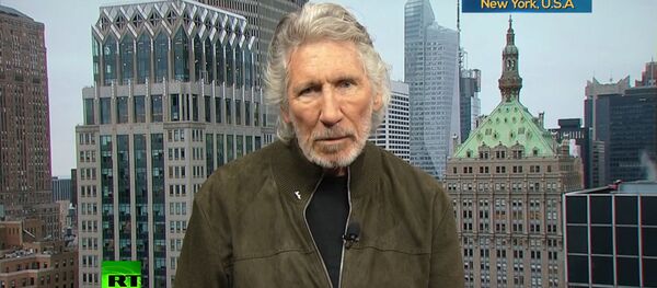 Стыдно быть англичанином: лидер Pink Floyd высказался о задержании Ассанжа - Sputnik Беларусь