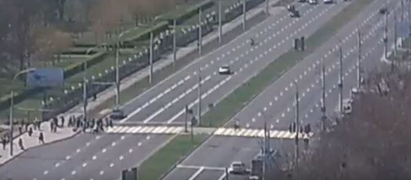 Опубликованы кадры наезда Fiat на 4 девушек в Бресте - Sputnik Беларусь