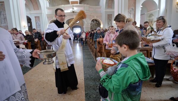 В католических храмах Беларуси готовятся к празднованию Пасхи - Sputnik Беларусь
