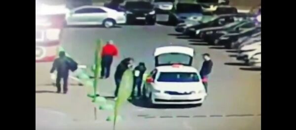 Они меня обидели: бывший IT-шник напал на своего экс-коллегу - видео - Sputnik Беларусь