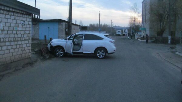 Работники автомойки угнали машину в Осиповичах и разбили ее - Sputnik Беларусь