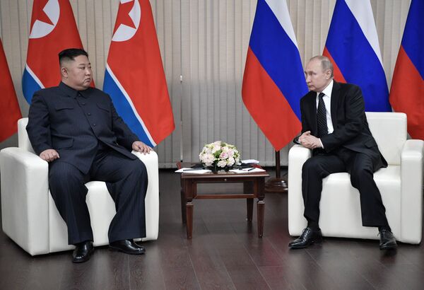 Президент РФ В. Путин встретился с лидером КНДР Ким Чен Ыном - Sputnik Беларусь
