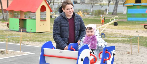 Матвей Киреня сам попросил у родителей сестричку - Sputnik Беларусь