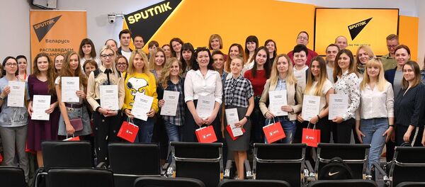 Мінск усталяваў рэкорд па выдатніках Татальнага дыктанта - Sputnik Беларусь