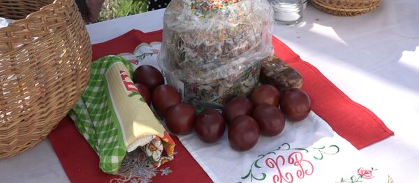 Відэафакт: як мінчане асвячаюць велікодную ежу - Sputnik Беларусь