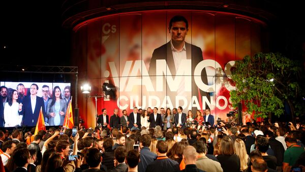 На парламентских выборах в Испании партия премьер-министра Педро Санчеса набрала около трети голосов - Sputnik Беларусь