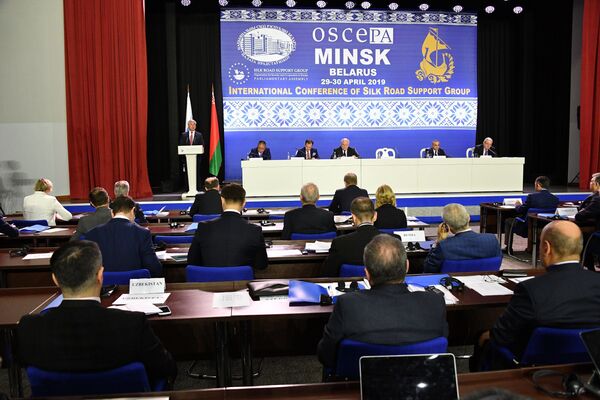 Андрейченко отметил важность сотрудничества в рамках Шелкового пути Андрейченко отметил важность сотрудничества в рамках Шелкового пути - Sputnik Беларусь