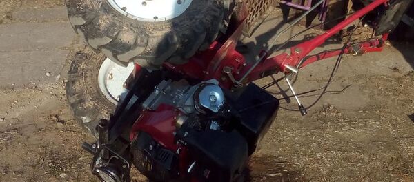 Перевернувшийся мотоблок - Sputnik Беларусь