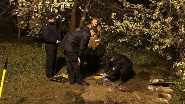 Работа следователей на месте обнаружения останков - Sputnik Беларусь