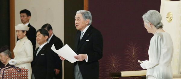Император Японии Акихито во время ритуала Taiirei-Seiden-no-gi на церемония отречения в Императорском дворце в Токио, Япония - Sputnik Беларусь