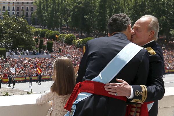 Не так давно испанский король Хуан Карлос I отрекся от престола в пользу сына — принца Фелипе.  - Sputnik Беларусь