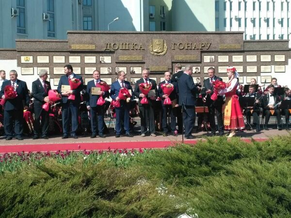 Парад профессий, Доска Почета и фонтан: как отметили Первомай в Могилеве - Sputnik Беларусь