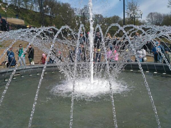 Парад профессий, Доска Почета и фонтан: как отметили Первомай в Могилеве - Sputnik Беларусь