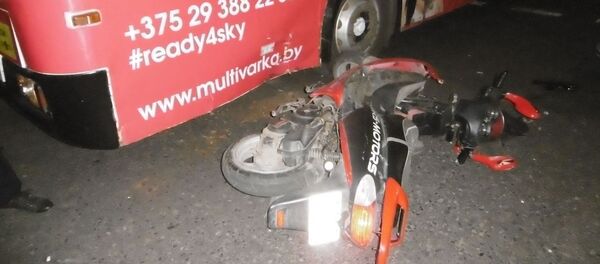 Авария со скутером и троллейбусом в Витебске Авария со скутером и троллейбусом в Витебске - Sputnik Беларусь