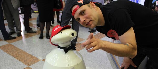 Дружелюбный робот на выставке СМИ Беларуси - Sputnik Беларусь