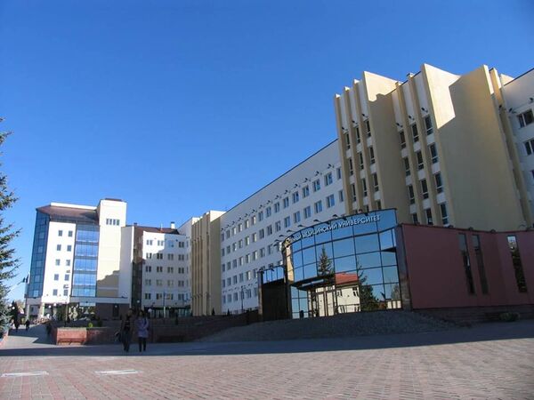 Основатель династии врачей Михаил Сачек: в науку насильно не приводят Основатель династии врачей Михаил Сачек: в науку насильно не приводят - Sputnik Беларусь