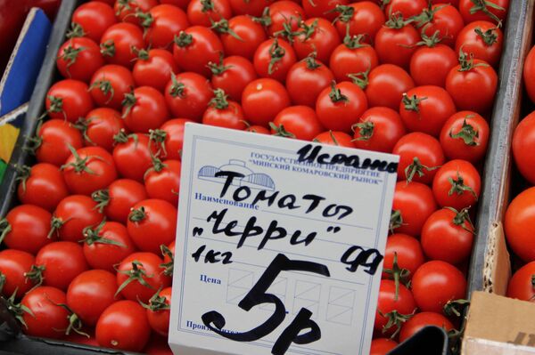 Первая белорусская клубника! За чем идти на Комаровку в майские праздники Первая белорусская клубника! За чем идти на Комаровку в майские праздники - Sputnik Беларусь