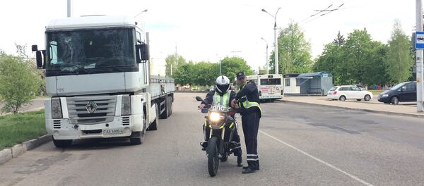 Фура сбил на остановке в Гродно двух женщин Фура сбил на остановке в Гродно двух женщин - Sputnik Беларусь