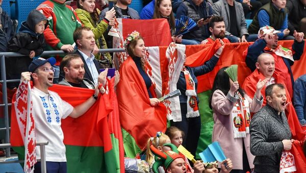 Белорусские болельщики на ЧМ по хоккею в дивизионе 1А в Нур-Султане - Sputnik Беларусь