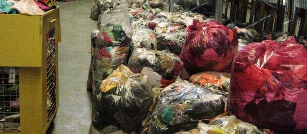 Витебская таможня пресекла незаконный ввоз одежды и обуви из Латвии - Sputnik Беларусь