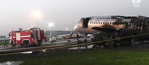 Следственные действия на месте аварийной посадки самолёта в аэропорту Шереметьево - Sputnik Беларусь