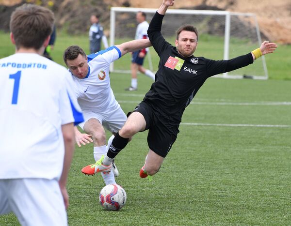 Дипломатический футбол: актеры против журналистов, дипломаты против парламента - Sputnik Беларусь