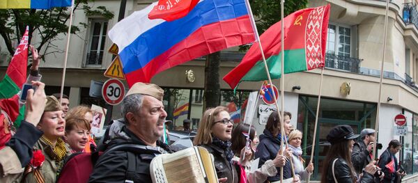 Акцыя Бессмяротны полк у Парыжы Акцыя Бессмяротны полк у Парыжы - Sputnik Беларусь