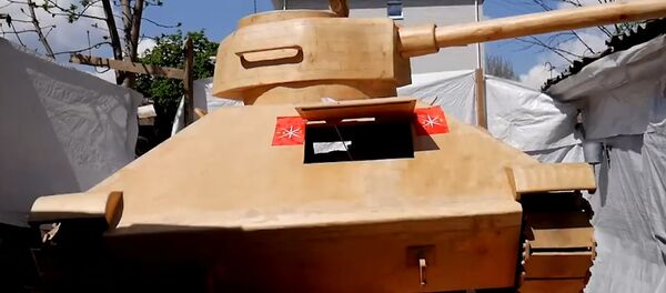 Деревянная тридцатьчетверка Деревянная тридцатьчетверка - Sputnik Беларусь